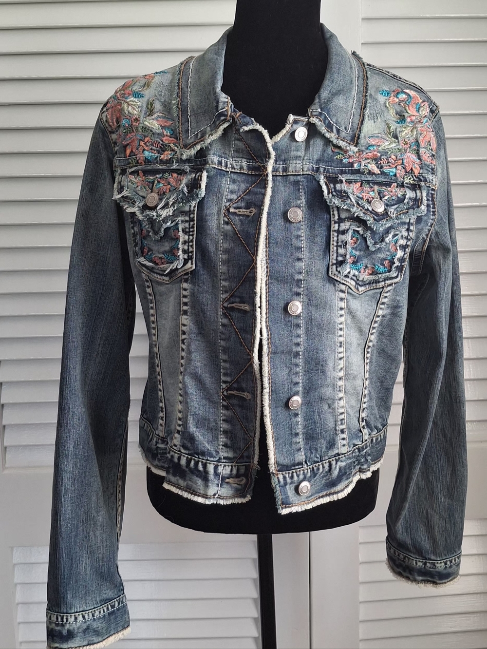 Grace In LA Embroidered Denim Jacket Sz L